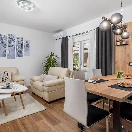 Flowers Apartament Kastav