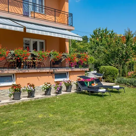 Flowers Apartament *