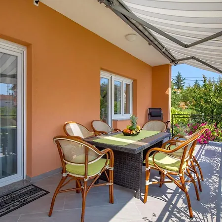 Apartament Flowers *